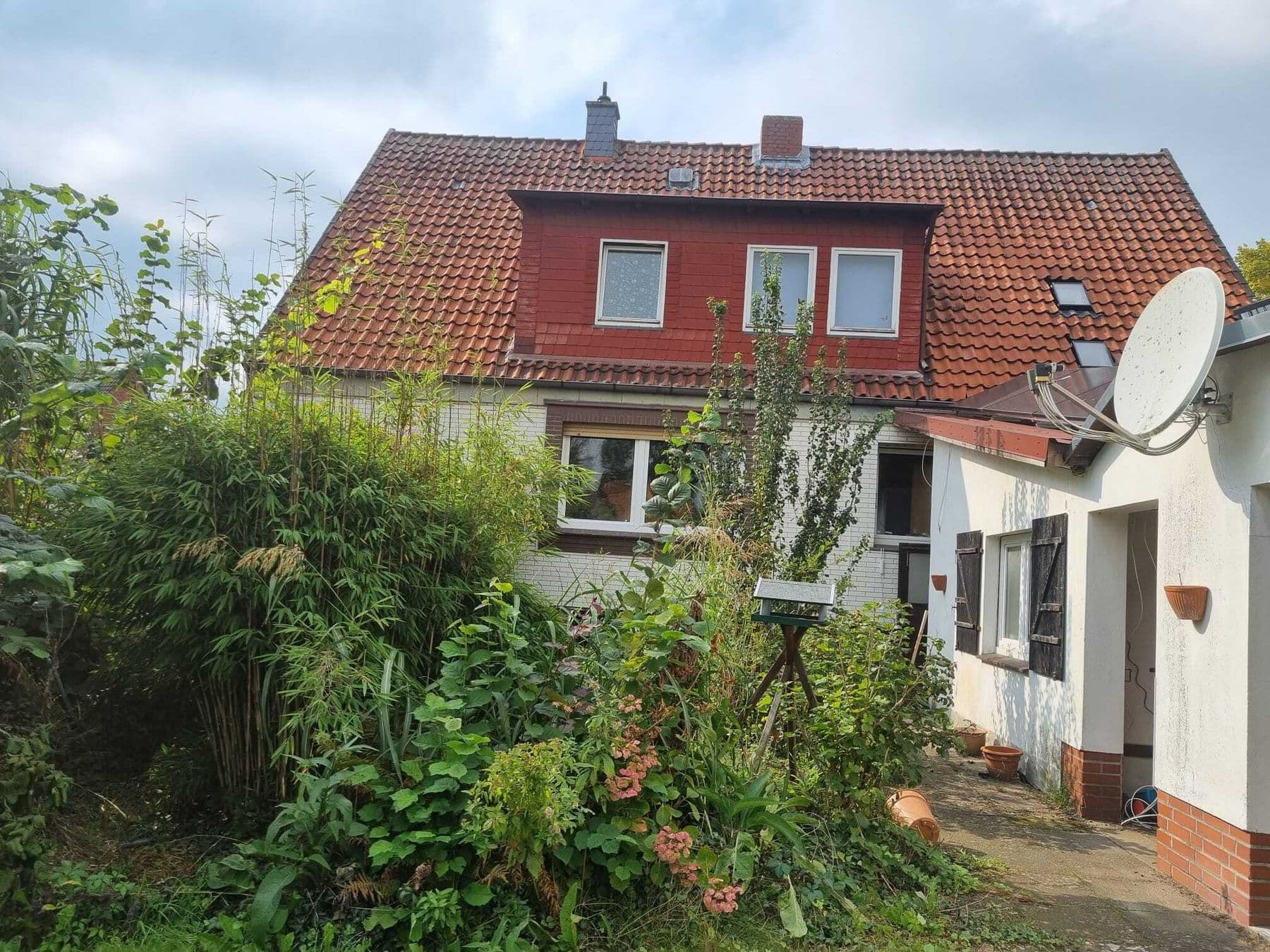 !RESERVIERT! Ein- bis Zweifamilienhaus im Grünen mit viel Potenzial, Bild 2