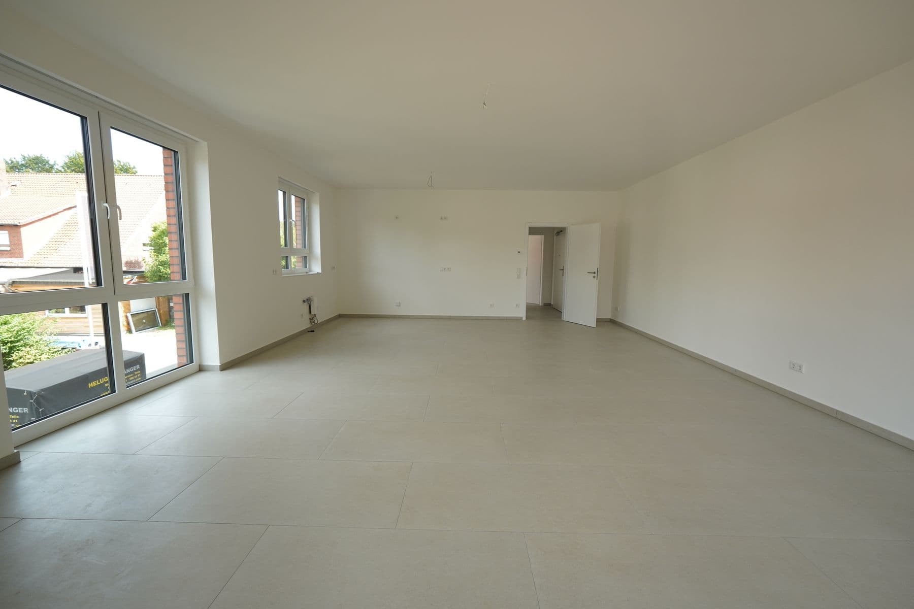 Lichtdurchflutete 2-Zimmer-Wohnung mit großem Balkon, Bild 3