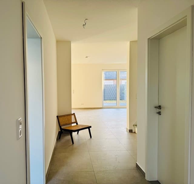 Reserviert ! Mittelhaus – Stilvolles Wohnen in moderner Architektur, Bild 2