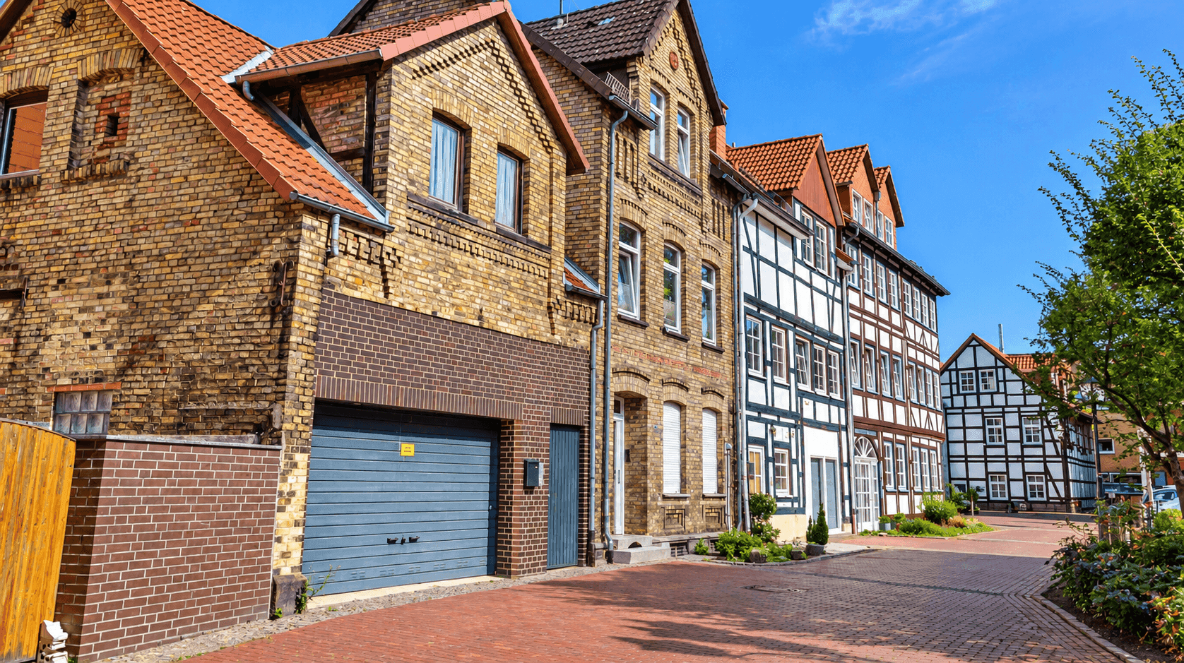 Historisches Mehrfamilienhaus mit Altstadtcharme und Entwicklungspotenzial in Bad Münder, Außenansicht