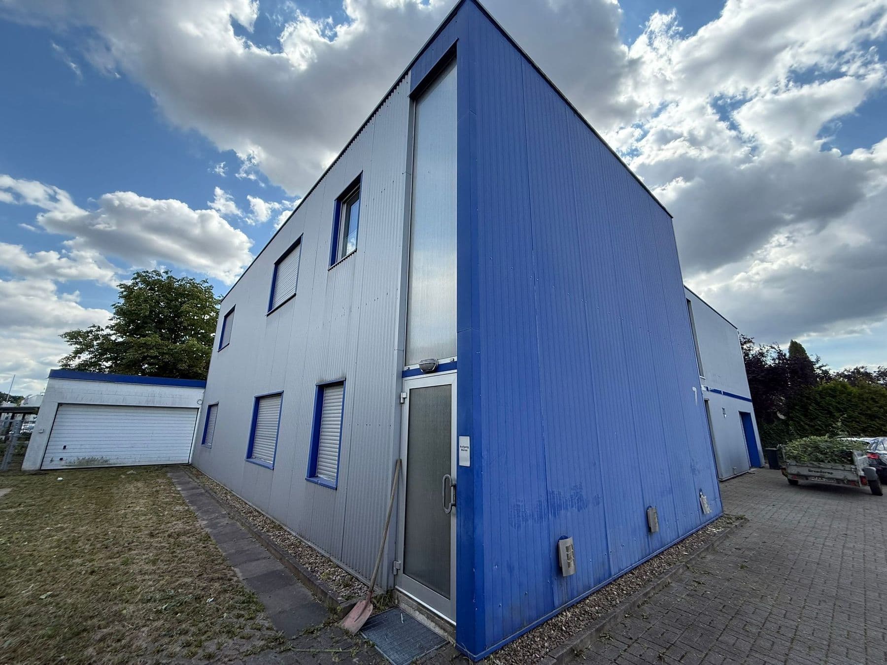 Gewerbefläche mit Montagehalle, Büros und Lagerflächen, Bild 3