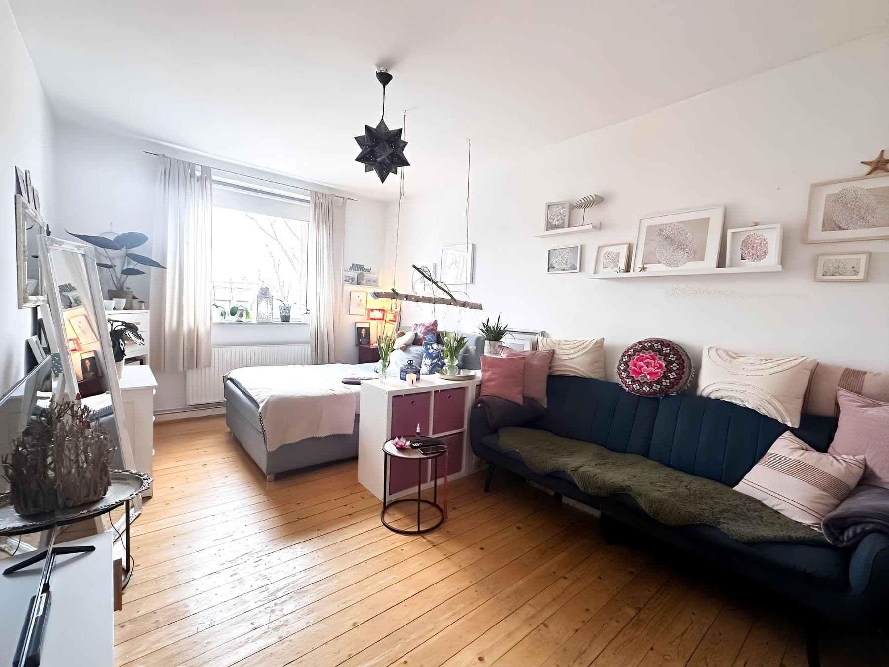 Anfrage stop ! Modernisierte 2-Zimmer-Wohnung mit Balkon in attraktiver Lage, Bild 2